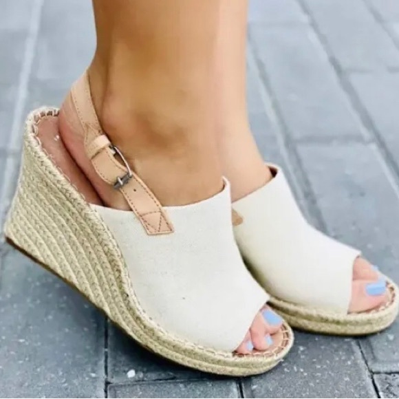 Toms Shoes - TOMS women’s wedges in natural beige 9